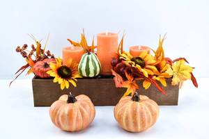 lot 190 image: Luminara Flameless Candle Centerpiece, 2 Pumpkin candles