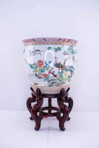 lot 391 image: 20th Century Chinese Hand-Painted Porcelain Planter on Stand