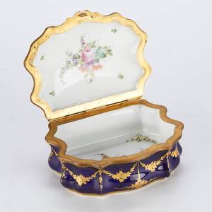 lot 13 image: French Sevres Style Porcelain Casket Box