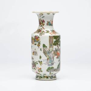 lot 342 image: Chinese Porcelain Famille Verte Vase