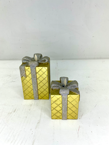 lot 423 image: 2 Martha Stewart Luminara Flameless Gold and Silver Present Candles