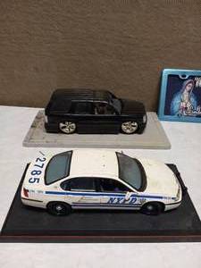 (4) DISPLAY CARS & LICENSE PLATE