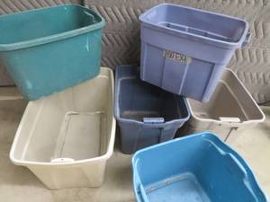 6 ASSORTED TOTES