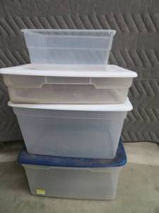 4 STERILITE TOTES. 3 WLIDS
