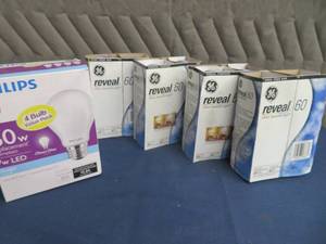20 BRAND NEW LIGHTBULBS
