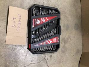 lot 48 image: Husky SAEMM Combination Wrench Set (23-Piece)