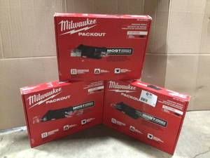 lot 75 image: Lot of Milwaukee PACKOUT 22.3 in. Black Resin Racking Shelf with Metal Reinforced Frame review pictures