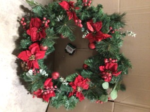 lot 9 image: Holiday 36 in Decorative Wreath see Pictures