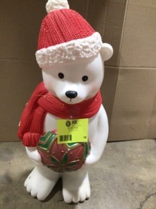 lot 16 image: 2.5 Ft Polar Bear Plastic not Lighted Customer Returns see Pictures