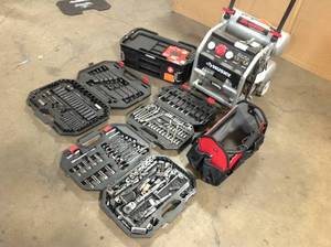 Lot of assorted Husky Mechanic Tools, accesories, various models and conditions see pictures