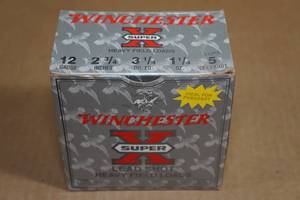 18 Mixed 12 Gauge 2-34 5 Shot Shotshells - 12 Winchester, 6 Federal