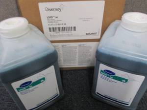 lot 46 image: Diversey Floor Cleaner UHS, SC  2....