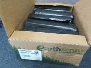 lot 71 image: Case of Earthwise 55-60 gal  38x58 ...