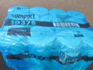 lot 72 image: 34 Rolls Compact Coreless 2 Ply Toi...
