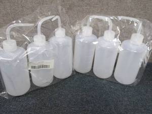 lot 134 image: 2- 3pks 500 ml Plastic Squeeze Bott...
