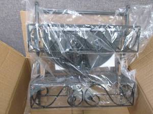 lot 243 image: Seasonal Patterned Shelf...