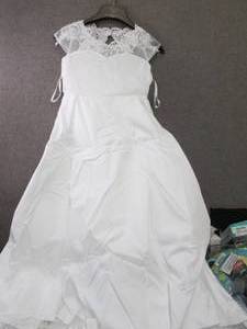 lot 253 image: 1st Communion Dress...