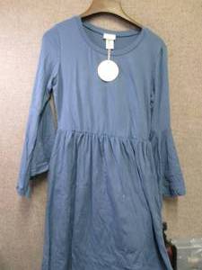lot 279 image: Large Ladies Bell Sleeved Dress...