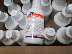 lot 291 image: 12- 32 oz Bottles Diversey Crew Hea...