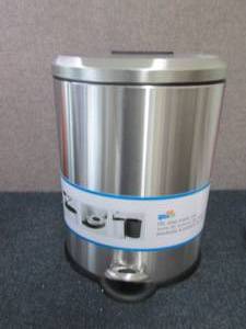 lot 319 image: Honey Can Do 12L Step Trash Can...