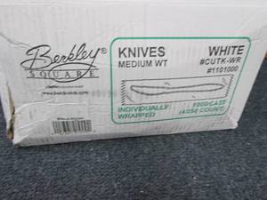 lot 369 image: Box of 1000 Medium Weight Individua...