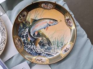 lot 608 image: Rainbow Trout by Don Kloetzke Limited Edition Collectors Plate