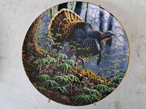lot 654 image: Oak Ridge Monarch by Larry Zach Limited Edition Collectors Plate