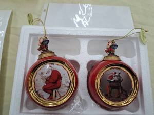 lot 696 image: Lot of (2) Santa Reading Mail and Extra Good Boys and Girls Collectors Ornaments