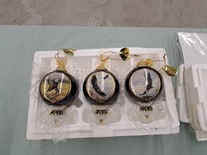lot 714 image: Lot of (3) Solitary Watch, Wingspread Vista and Embracing America Collectors Ornaments