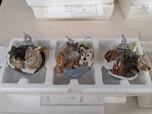 lot 726 image: Lot of (3) Eyes in the Field, Eyes of a Family, Eyes in the Distance Collectors Ornaments