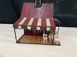 lot 862 image: Coca-Cola Stained Glass Ice Cream Parlor Sculpture