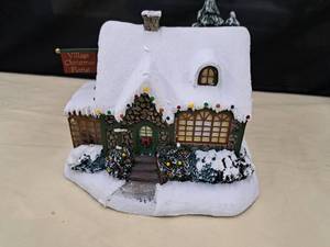 lot 881 image: Hawthorne Village Village Christmas Florist by Thomas Kincade Sculpture