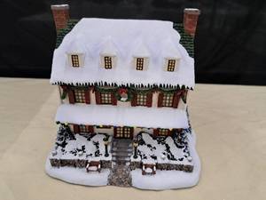 lot 880 image: Hawthorne Village Village Christmas Inn by Thomas Kincade Sculpture