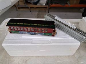 lot 873 image: Christmas Cheer by Thomas Kincade Collectors Train