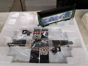 lot 874 image: Bachman by Thomas Kincade Collectors Train