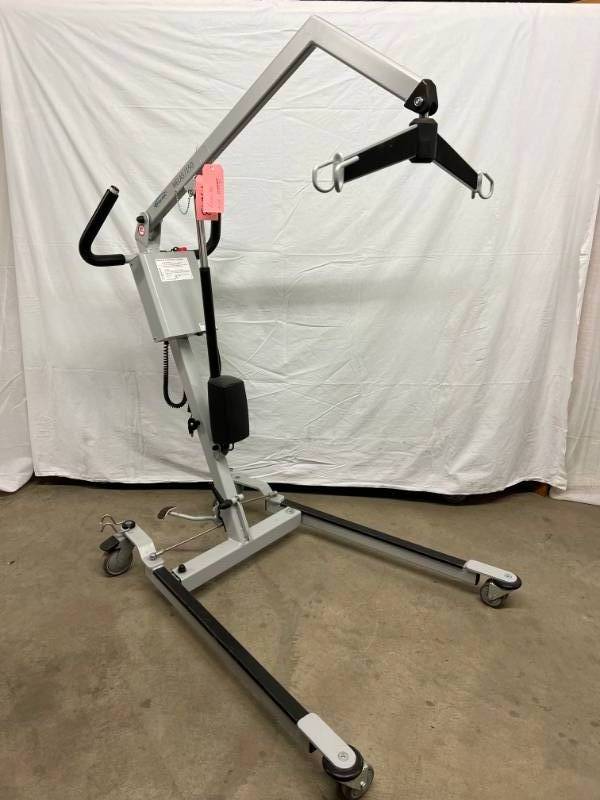 1868 FANTASTIC HOSPITAL BEDS & MEDICAL EQUIPMENT AUCTION! CHECK IT OUT