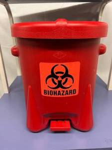 MSRP $100 Eagle Biohazardous Step On Flip Top Waste Container Can - Excellent Condition