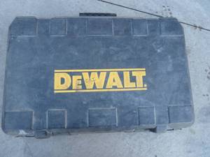 lot 48 image: Dewalt Sawzall & Hammer Drill Set#5