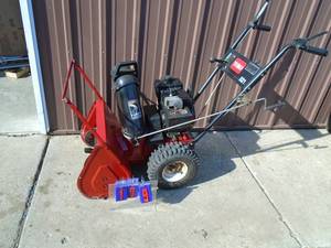 Toro 521 gas snow blower. Used condition. Tested & works. As shown.