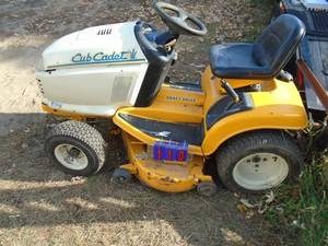 Cub Cadet 2186 riding lawn mower. Hydro shaft drive. 18 hp Kohler engine. Has spark but will not run. As shown.