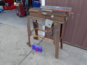 Craftsman 4 jointer on stand. Older good clean unit. Tested & works. As shown.