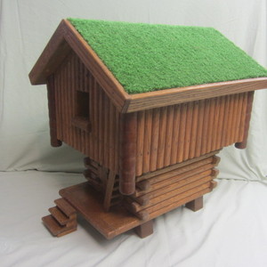 lot 25 image: Swiss Chalet
