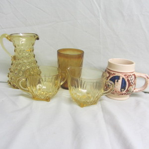 lot 43 image: Amber, German