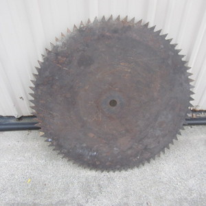 lot 107 image: Large Saw Blade