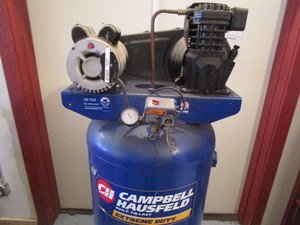 lot 2 image: CH Air Compressor