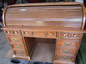 lot 10 image: Rolltop Desk
