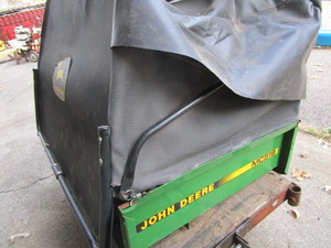 lot 97 image: JD Leaf Pickup Trailer