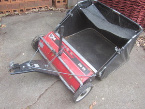 lot 113 image: Agri-Fab Leaf catcher