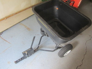 lot 14 image: Brinley Spreader Trailer