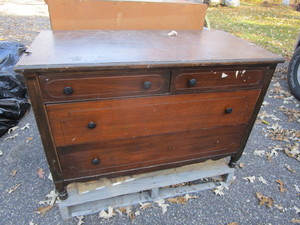lot 42 image: Vintage Dresser